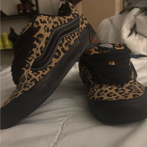 Vans Leapord Knu Skool Skate Shoe - Picture 2 of 5